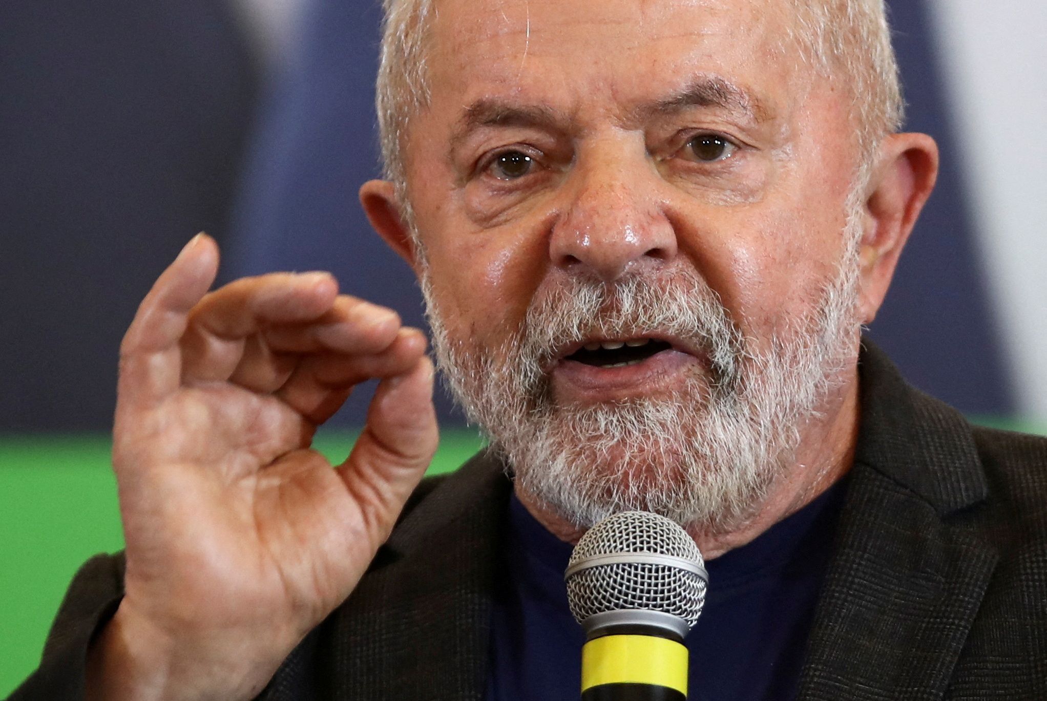 Lula diz que se eleito vai dobrar a aposentadoria