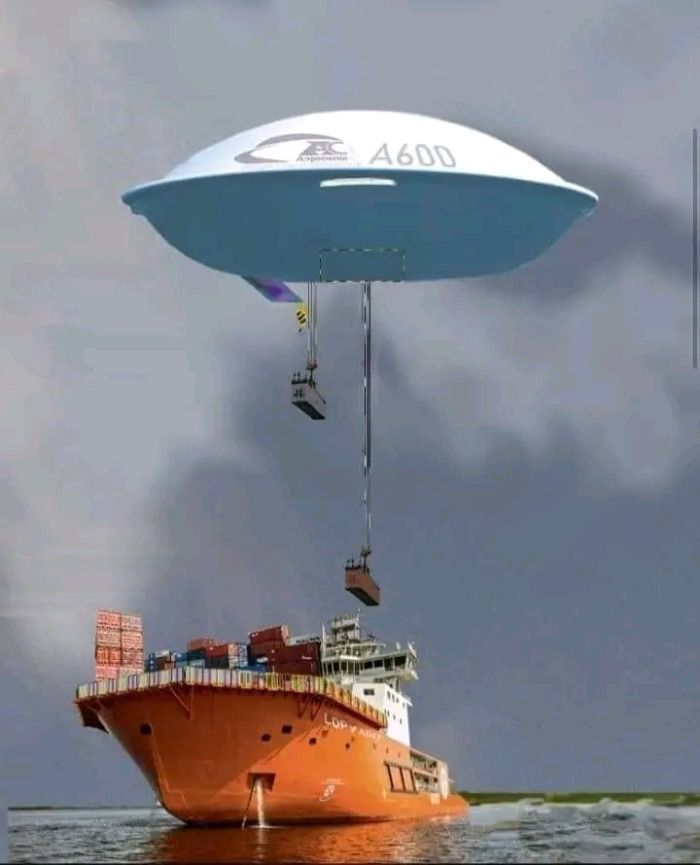 Nave espacial furtando containers em Florianópolis